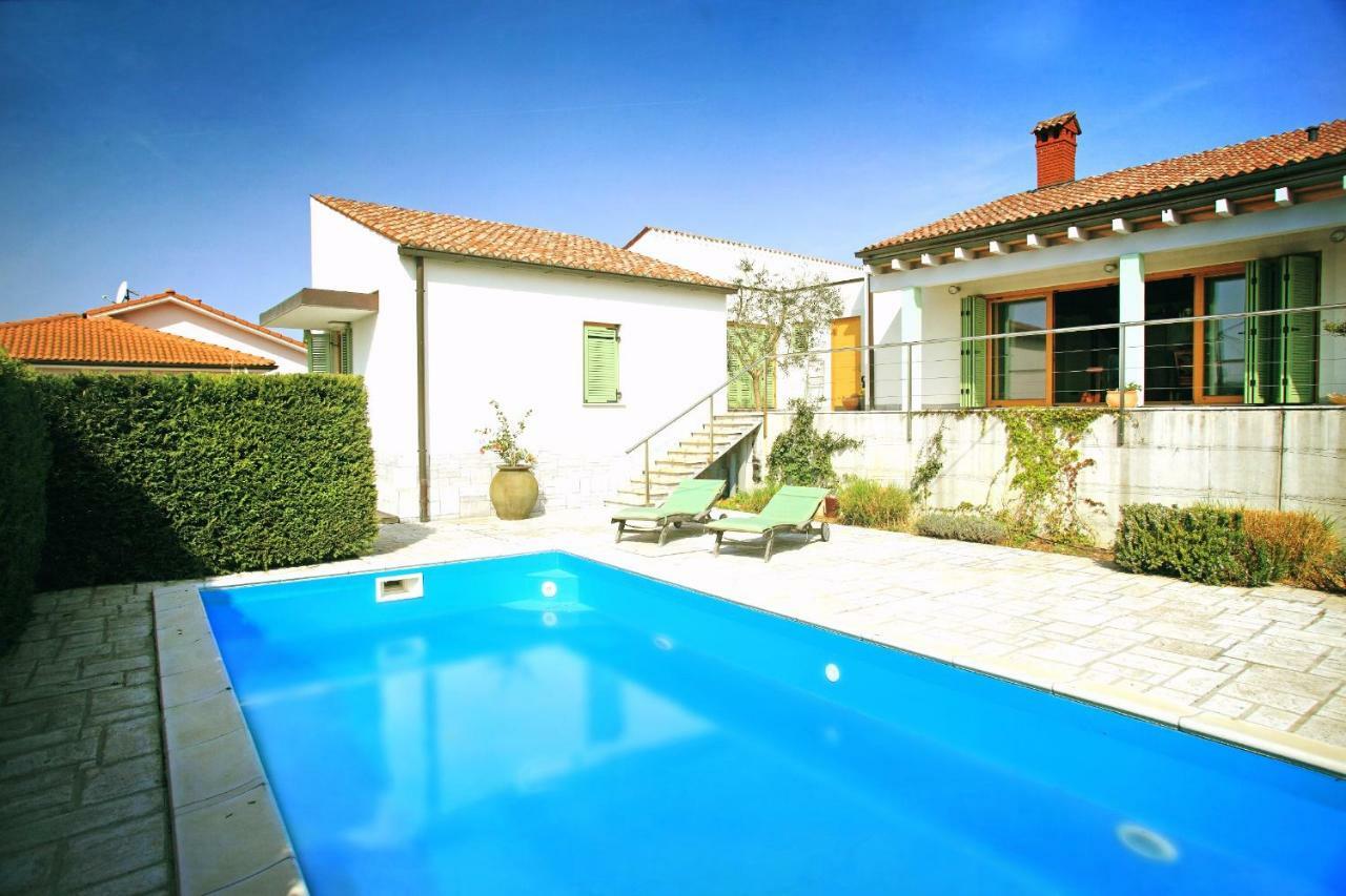 Spacious Villa In Parecag With A Swimming Pool Sečovlje Dış mekan fotoğraf