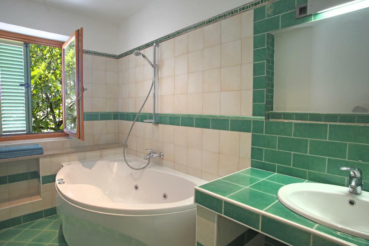 Spacious Villa In Parecag With A Swimming Pool Sečovlje Dış mekan fotoğraf
